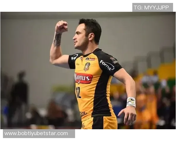 普理查德上半场火力全开三分球精准命中助球队争取胜利