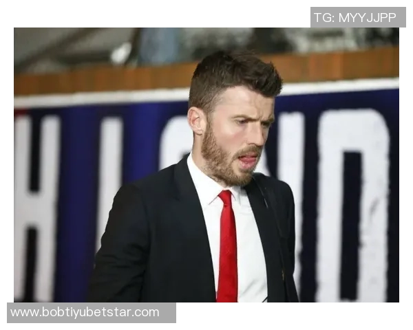 英媒报道B费马奎尔支持索尔斯克亚回归卡里克有意执教曼联